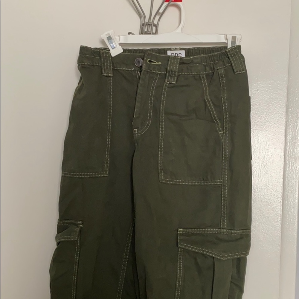 BDG- oversized green cargo pants- urban outfitters